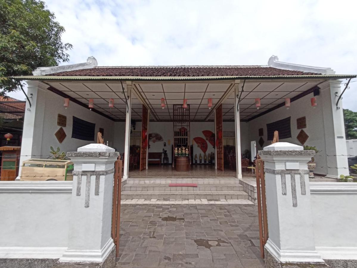 Mruyung Guest House Kota Lama Banyumas Mitra Reddoorz Kültér fotó